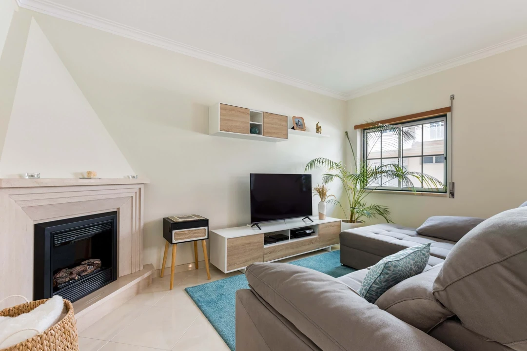 Apartamento T2 para Venda em Loures Foto 3