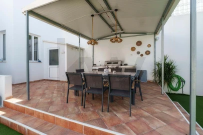 Moradia T3 para Venda em Faro (Sé e São Pedro)