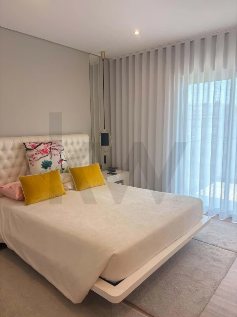 Apartamento T5 para Venda em Portimão
