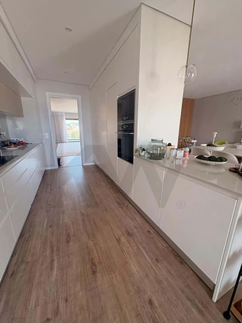 Apartamento T5 para Venda em Portimão