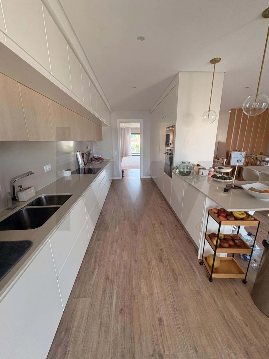 Apartamento T5 para Venda em Portimão Foto 8