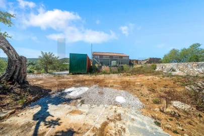 Moradia T4 para Venda em Loule (São Clemente)