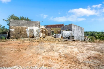 Moradia T4 para Venda em Loule (São Clemente)