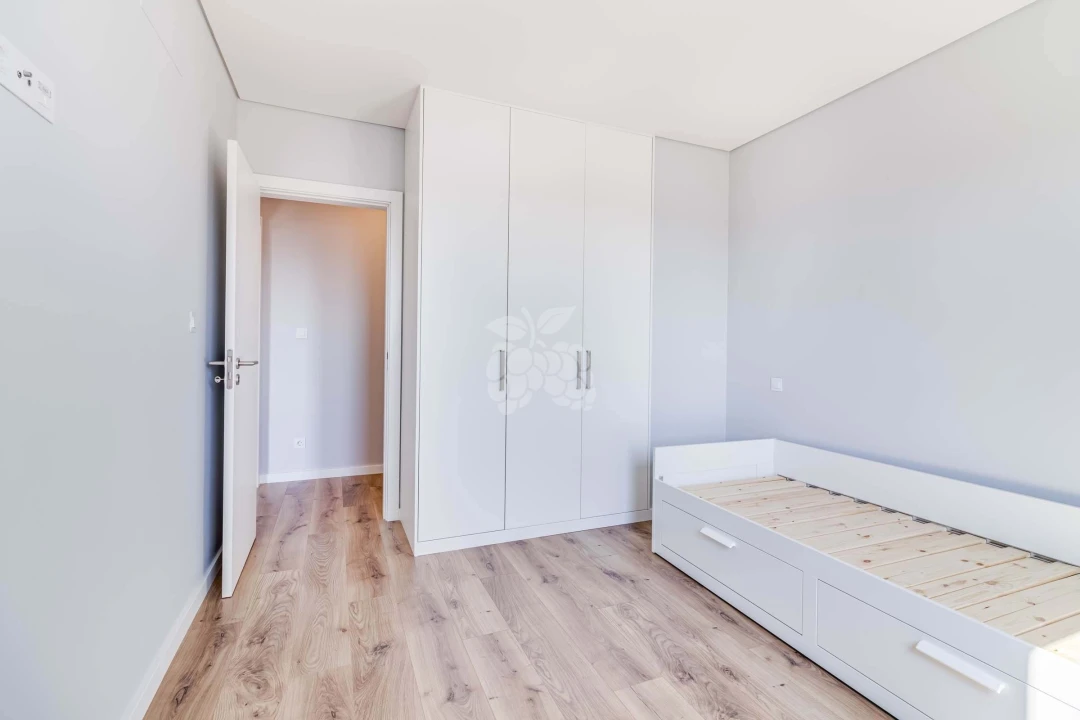 Apartamento T2 para Arrendamento em Lumiar Foto 18