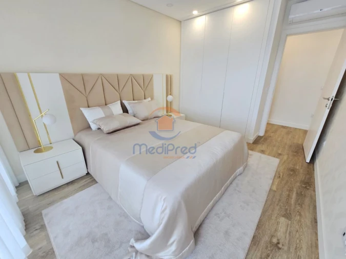 Apartamento T3 para Venda em Pontinha e Famões Foto 18