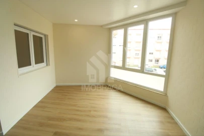 Apartamento T1 para Venda em Póvoa de Varzim, Beiriz e Argivai