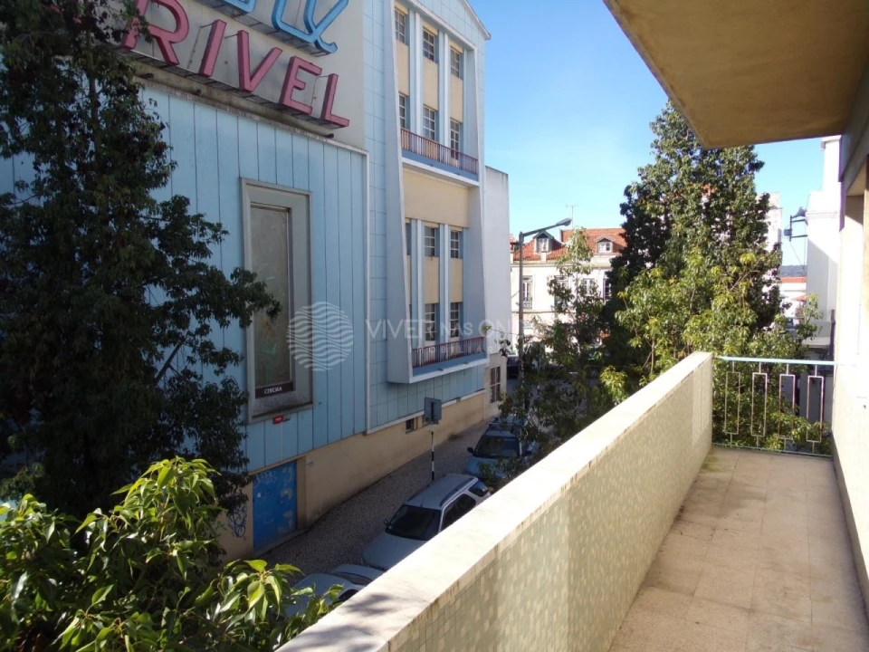 Apartamento T3 para Venda em Almada, Cova da Piedade, Pragal e Cacilhas Foto 1