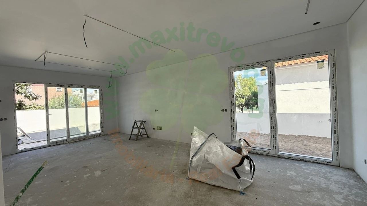 Moradia T4 para Venda em Fernao Ferro Foto 8