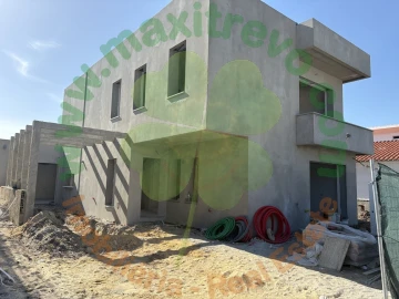 Moradia T4 para Venda em Fernao Ferro