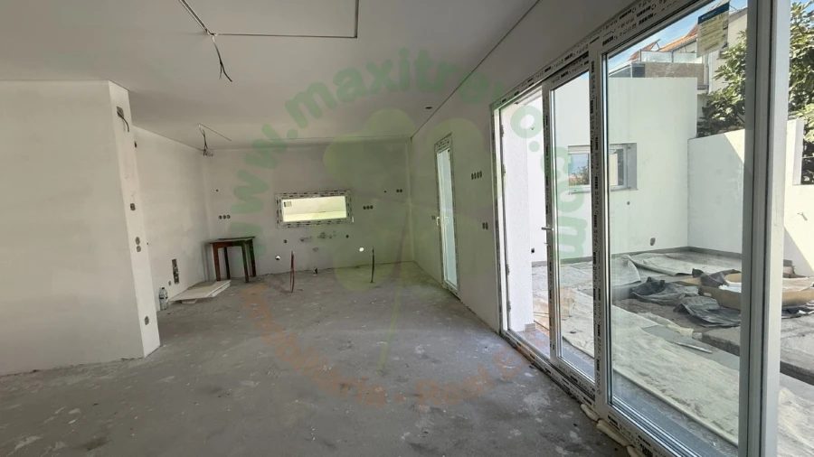 Moradia T4 para Venda em Fernao Ferro Foto 4