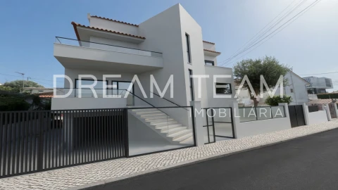 Moradia T7 para Venda em Charneca de Caparica e Sobreda