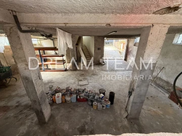 Moradia T7 para Venda em Charneca de Caparica e Sobreda