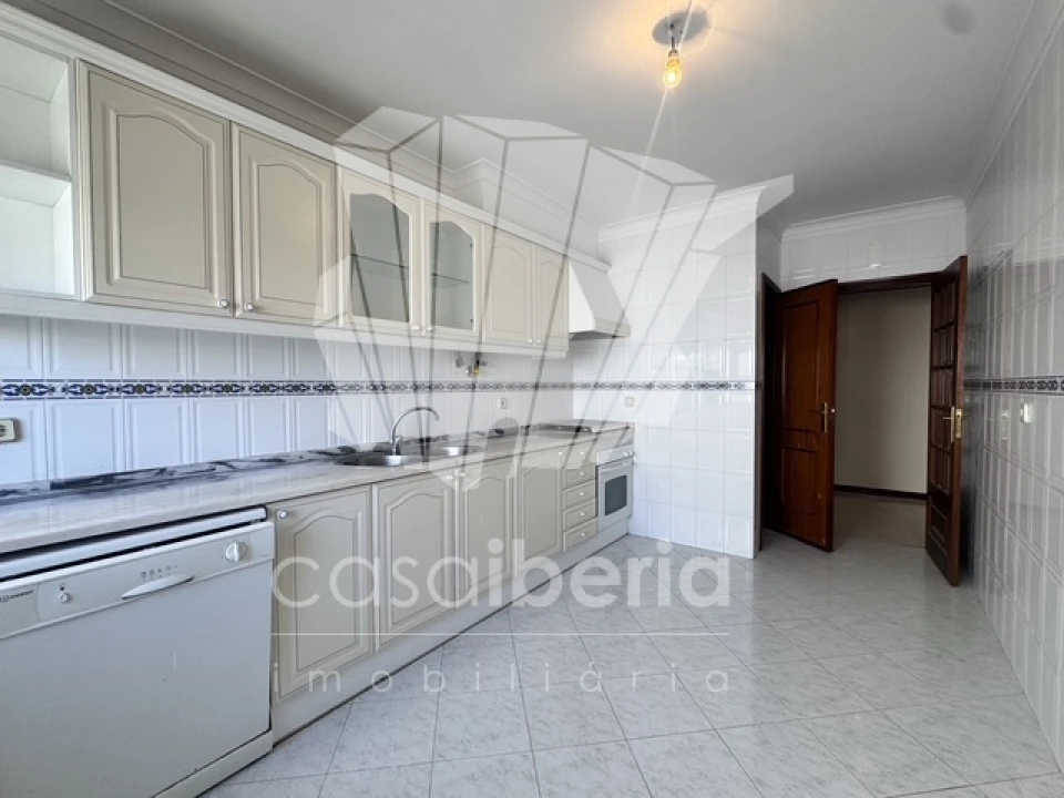 Apartamento T2 para Venda em Algueirão-Mem Martins Foto 2