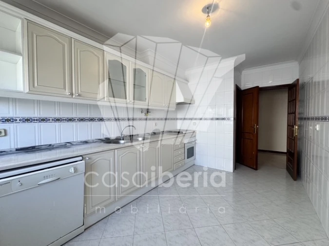 Apartamento T2 para Venda em Algueirão-Mem Martins Foto 2