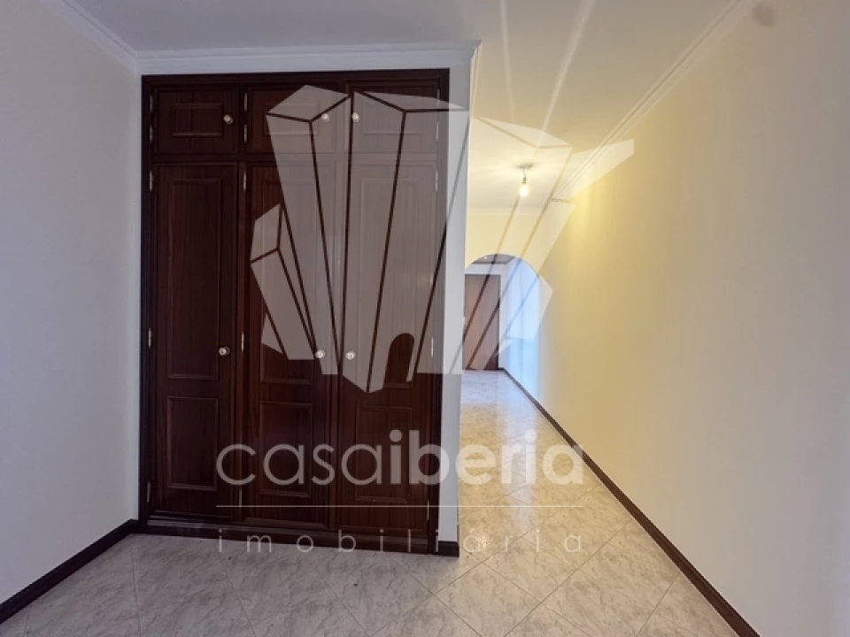 Apartamento T2 para Venda em Algueirão-Mem Martins Foto 17