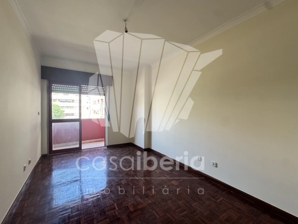 Apartamento T2 para Venda em Algueirão-Mem Martins Foto 11