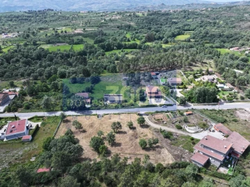Terreno para Venda em Mouçós e Lamares