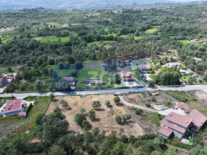 Terreno para Venda em Mouçós e Lamares Foto 4
