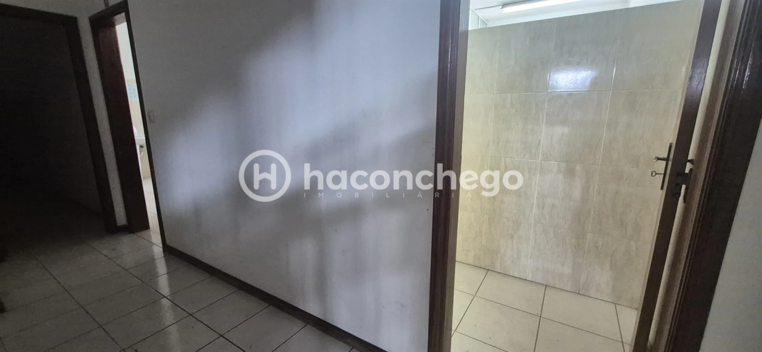 Armazém para Arrendamento em Pousa Foto 4