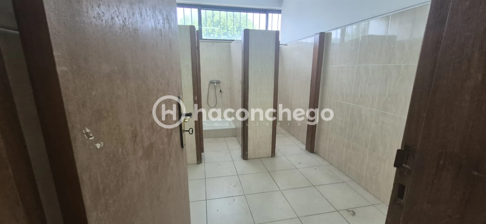 Armazém para Arrendamento em Pousa Foto 6