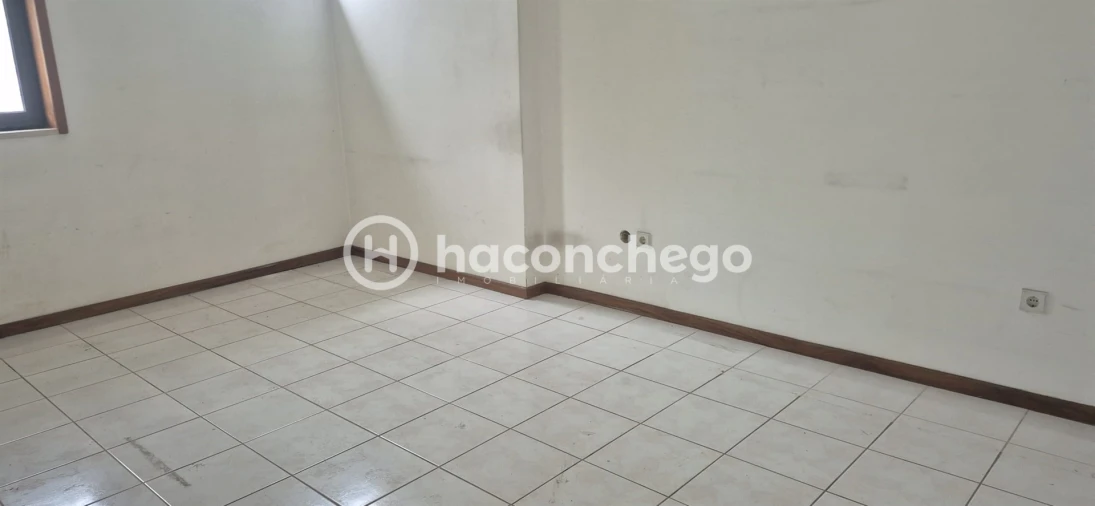 Armazém para Arrendamento em Pousa Foto 25