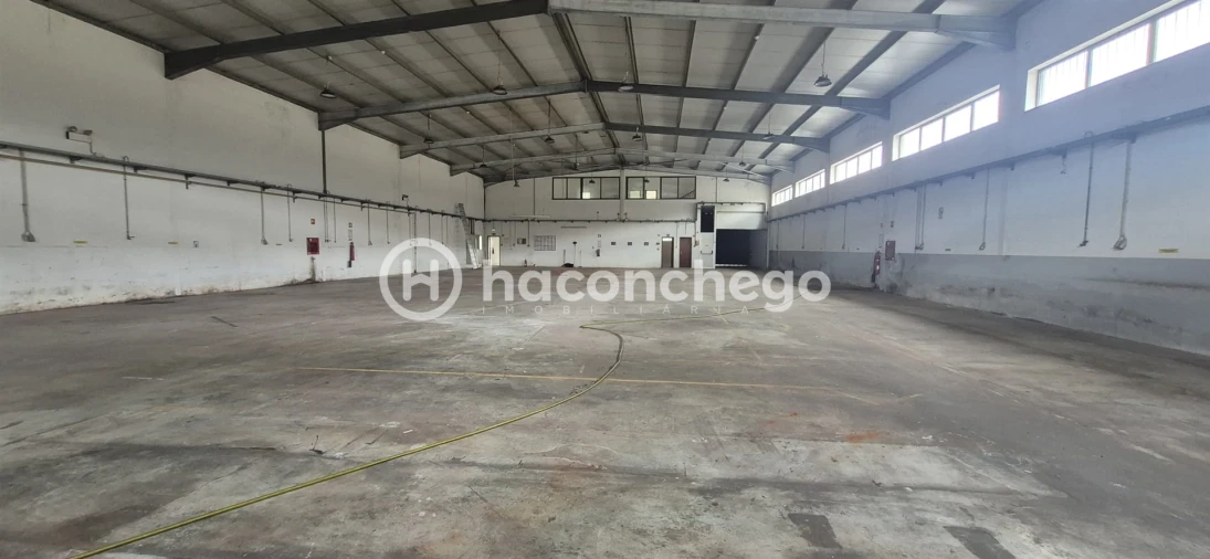 Armazém para Arrendamento em Pousa Foto 3