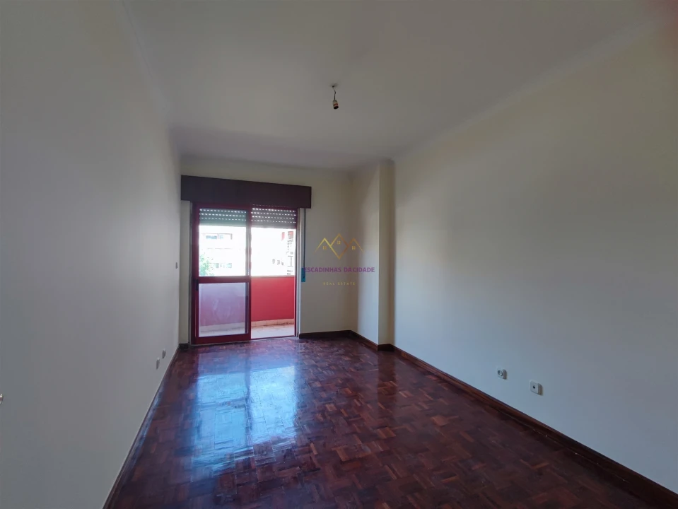 Apartamento T2 para Venda em Algueirão-Mem Martins Foto 8