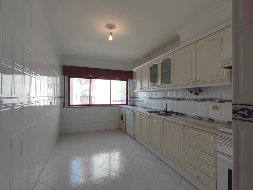 Apartamento T2 para Venda em Algueirão-Mem Martins Foto 28