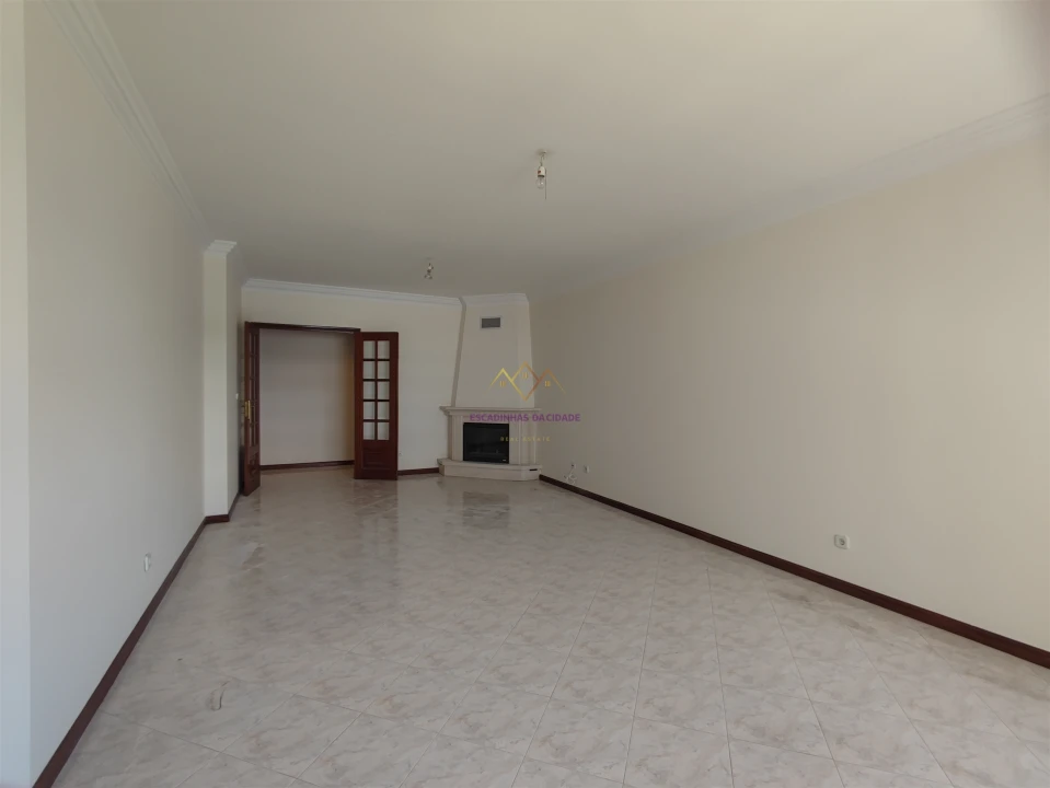 Apartamento T2 para Venda em Algueirão-Mem Martins Foto 5
