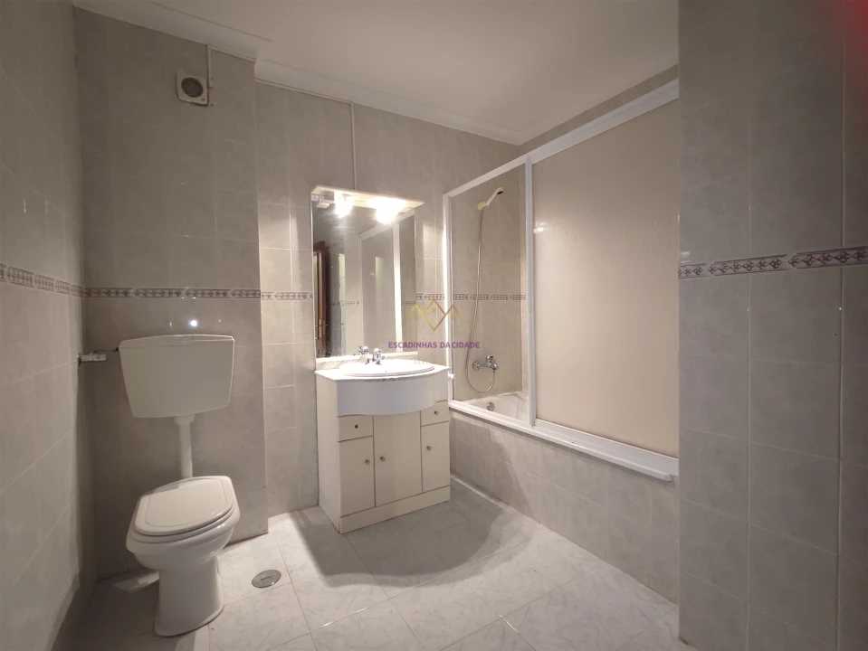 Apartamento T2 para Venda em Algueirão-Mem Martins Foto 18
