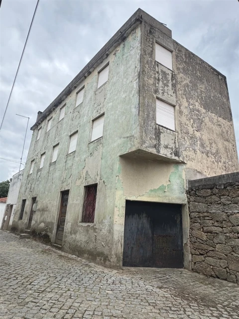 Moradia T5 para Venda em Lajeosa do Mondego