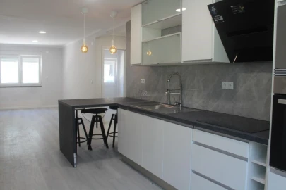 Apartamento T2 para Venda em Benfica