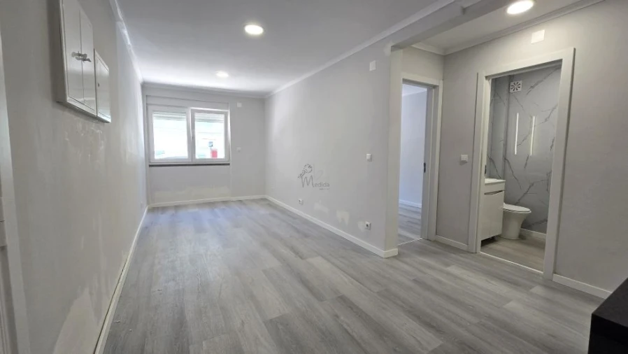 Apartamento T2 para Venda em Benfica Foto 21