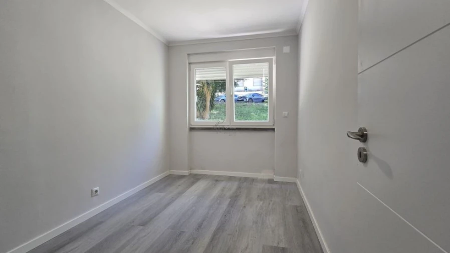 Apartamento T2 para Venda em Benfica Foto 12