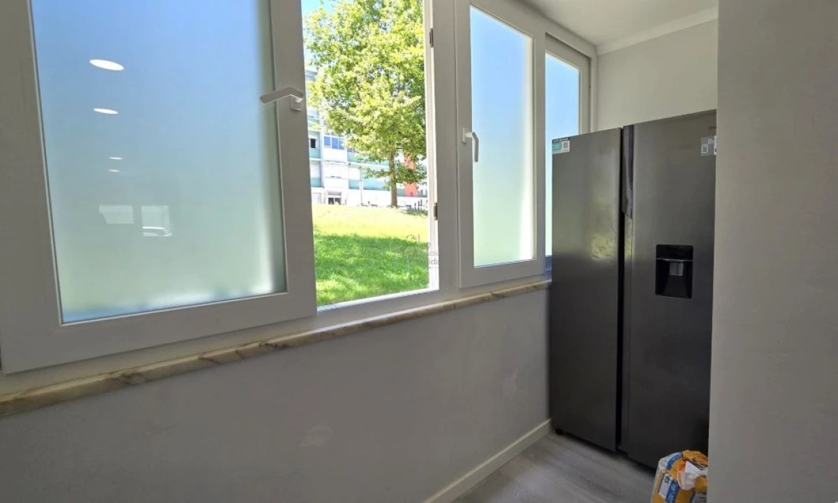 Apartamento T2 para Venda em Benfica Foto 7