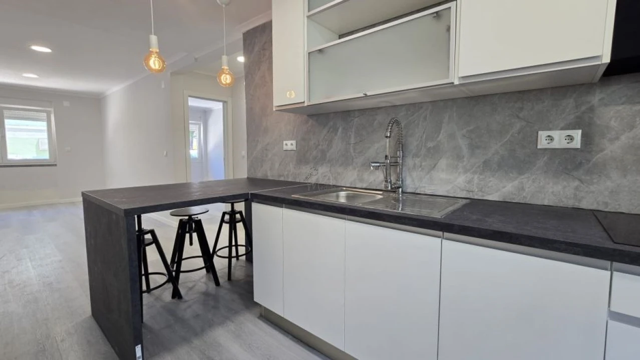 Apartamento T2 para Venda em Benfica Foto 16