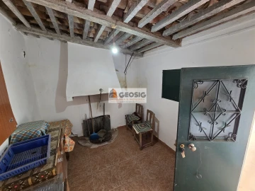 Moradia T4 para Venda em São Barnabe
