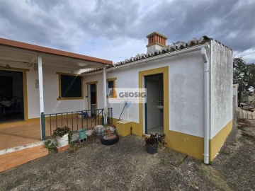 Moradia T4 para Venda em São Barnabe
