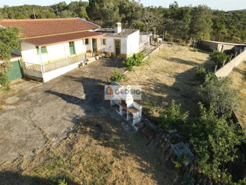 Moradia T4 para Venda em São Barnabe