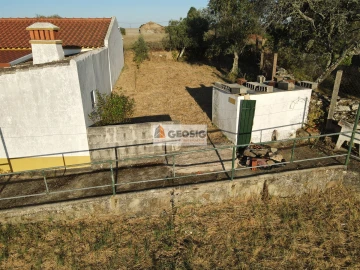 Moradia T4 para Venda em São Barnabe