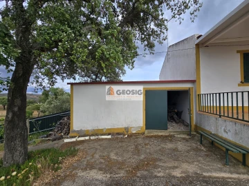 Moradia T4 para Venda em São Barnabe
