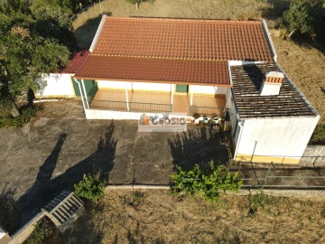 Moradia T4 para Venda em São Barnabe