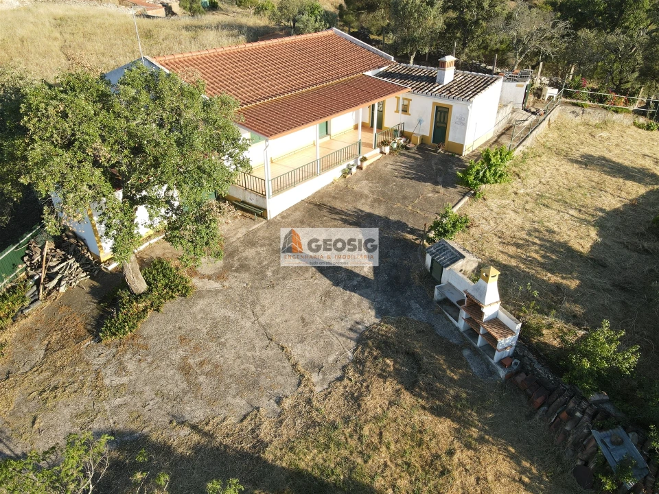 Moradia T4 para Venda em São Barnabe Foto 5