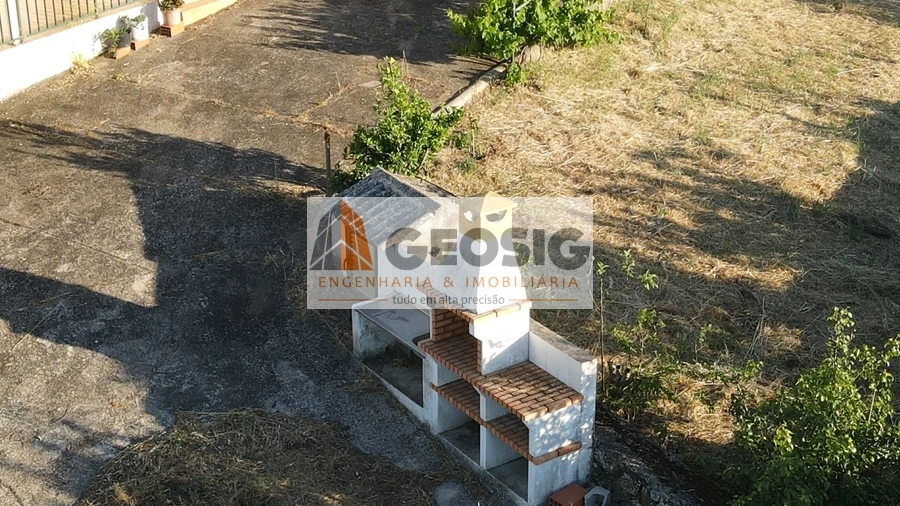 Moradia T4 para Venda em São Barnabe