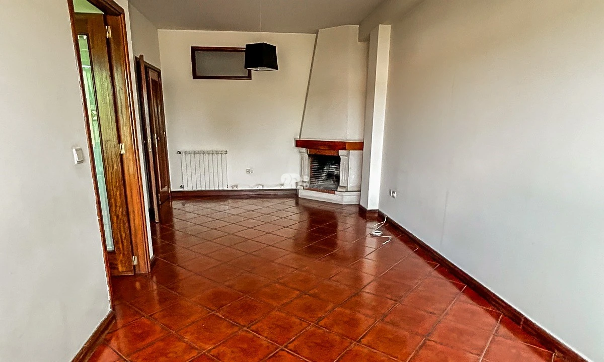 Apartamento T2 para Venda em Esmeriz e Cabeçudos Foto 3