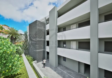 Apartamento T3 para Venda em Caniço