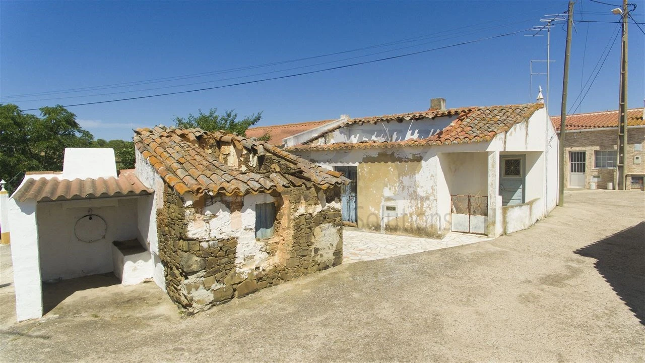 Moradia para Venda em Martim Longo Foto 1