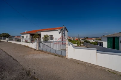 Moradia T3 para Venda em A dos Cunhados e Maceira