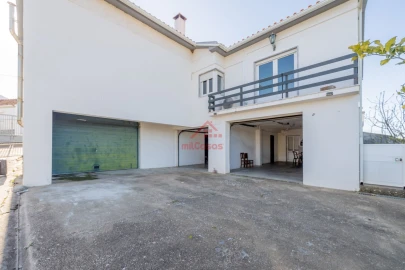 Moradia T3 para Venda em A dos Cunhados e Maceira