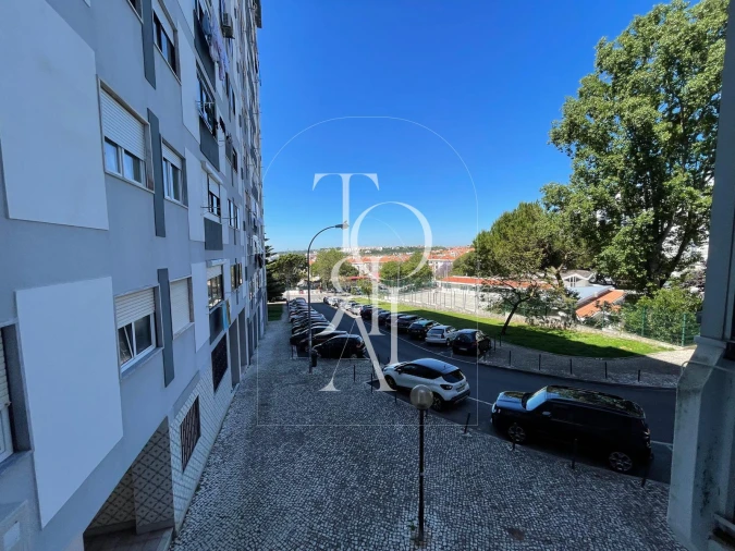 Apartamento T2 para Venda em Carnaxide e Queijas Foto 10